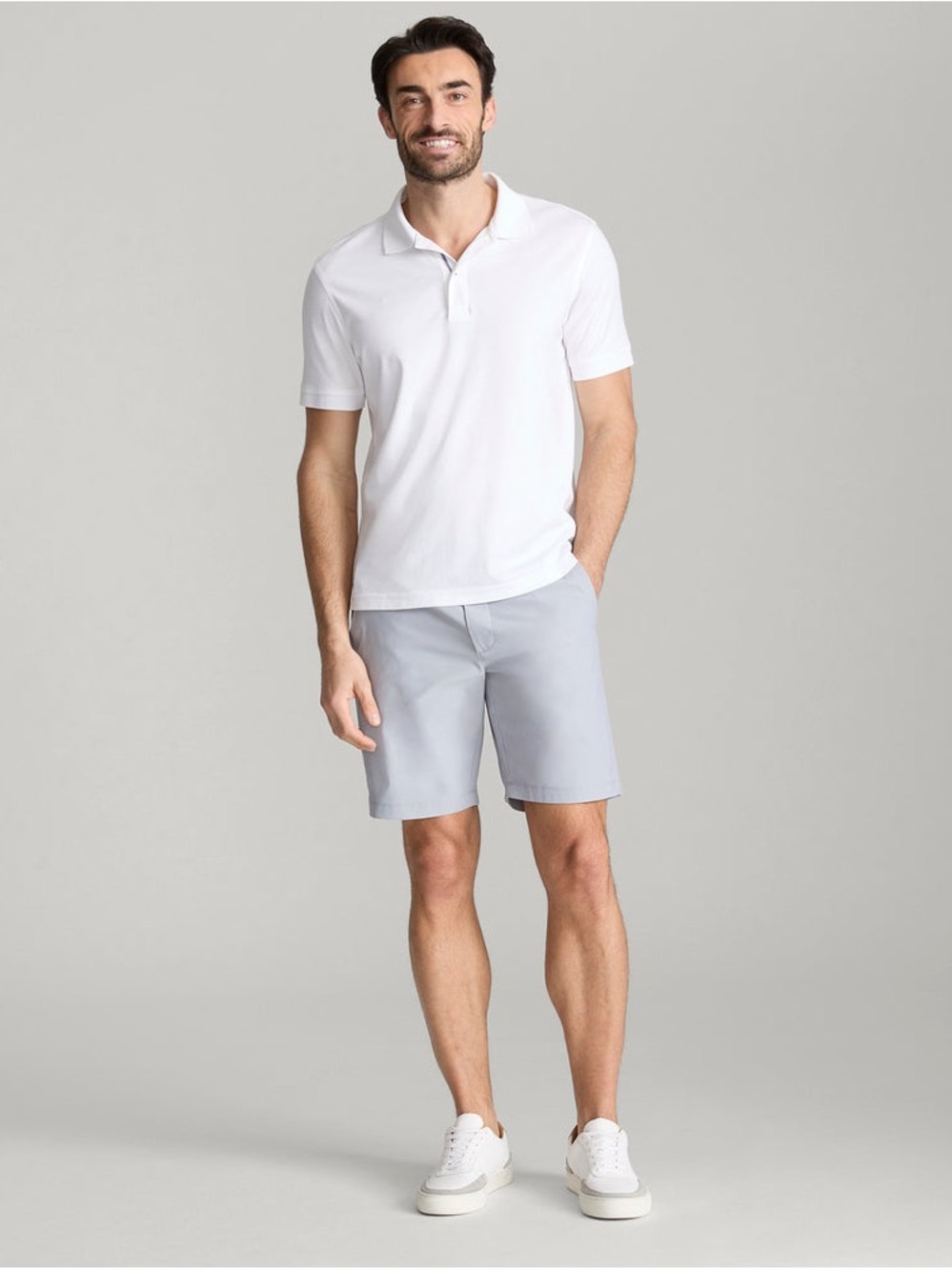 UNTUCKit Men's Light Gray 9” Traveler Tech Chino Shorts